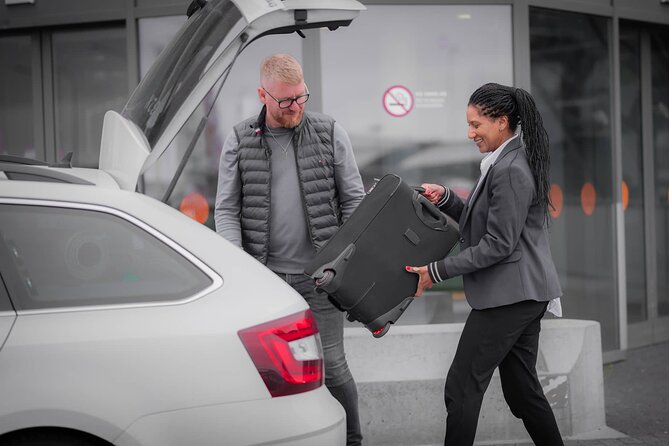Private Keflavik Airport/Reykjavik Harbour Transfers - What this Keflavik transfer actually provides