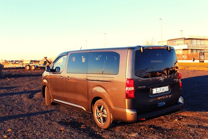 Private Keflavik Airport Transfer (Round trip) - Why private transport can beat a shared airport bus