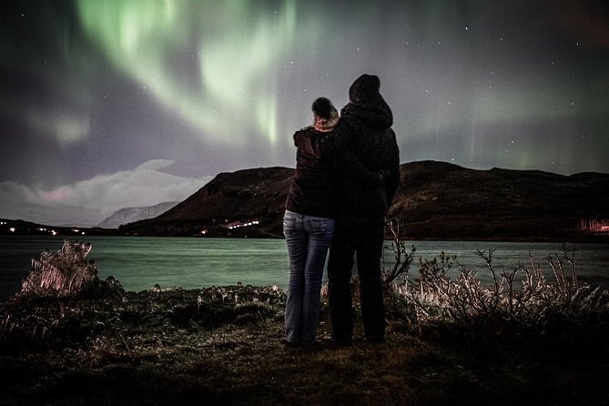 Private Northern lights with photographs - Waiting beneath Iceland’s dark sky