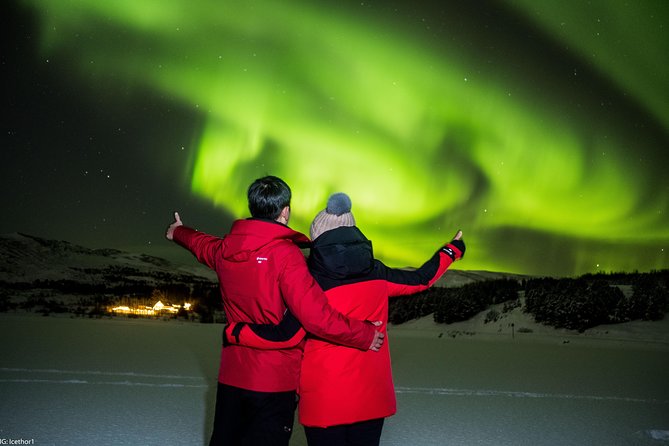 Private Northern lights with photographs - What Thor brings to the evening