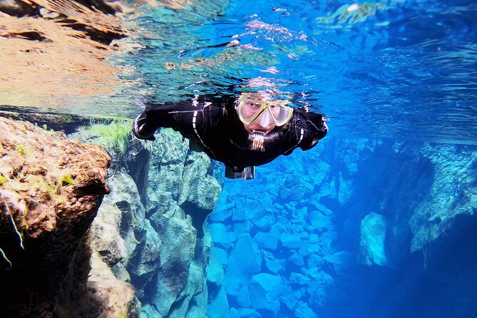 Private Silfra Snorkeling 6 p. group - Meet on Location - with Underwater Photos - The hot chocolate is small but well timed