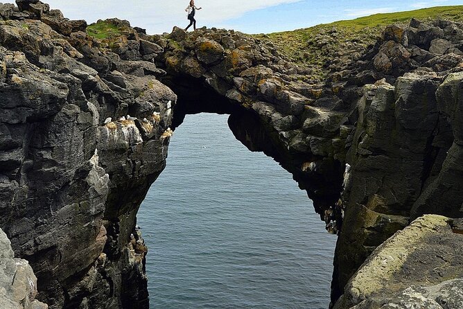 Private Snæfellsnes Peninsula day tour with 6+ Attractions - Djúpalónssandur: black pebbles and a fishing past