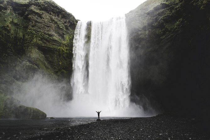 Private South Coast Tour: A Journey to Iceland’s Stunning Shore - Sólheimajökull: close to the ice without a technical expedition