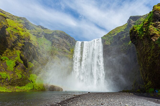 Private South Coast tour / Black Sand Beach, Waterfalls and more - Eyjafjallajökull: a short stop with a big story