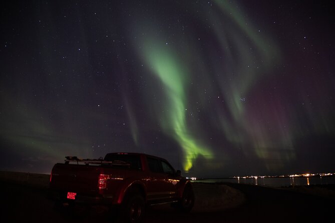 Private tour / Aurora Hunt - Northern Lights Super Jeep Tour - What guide quality adds to the experience