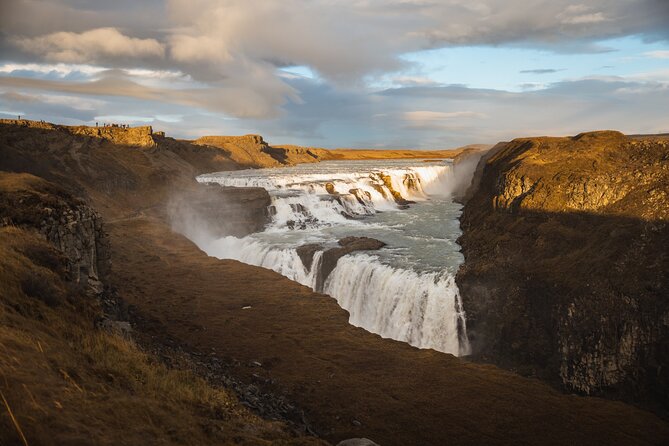 Private Tour to Golden Circle and Hvammsvík Hot Spring - Geysir and Strokkur: the five-minute spectacle