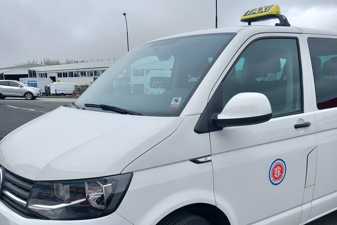 Private Transfer from Keflavik Airport to Reykjavik/surrounding - The value of $160 for a private group