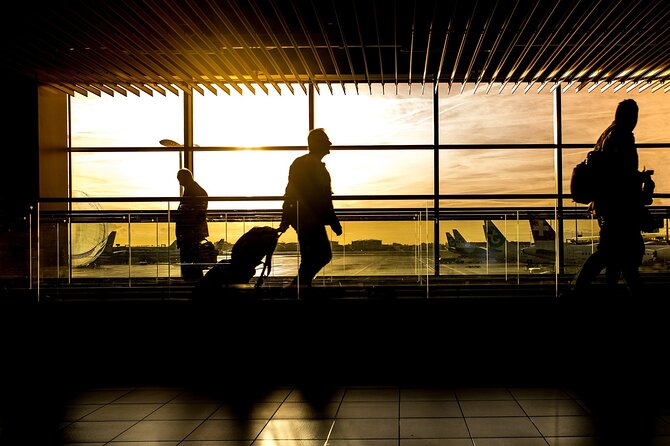 Private Transfer Keflavik Airport To Reykjavik Pick or Drop - Who will get the most from this service