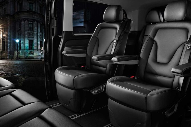Private transport In Luxury MPV/SUV 5pax Keflavik Airport-RKV - The small touches that help in Iceland