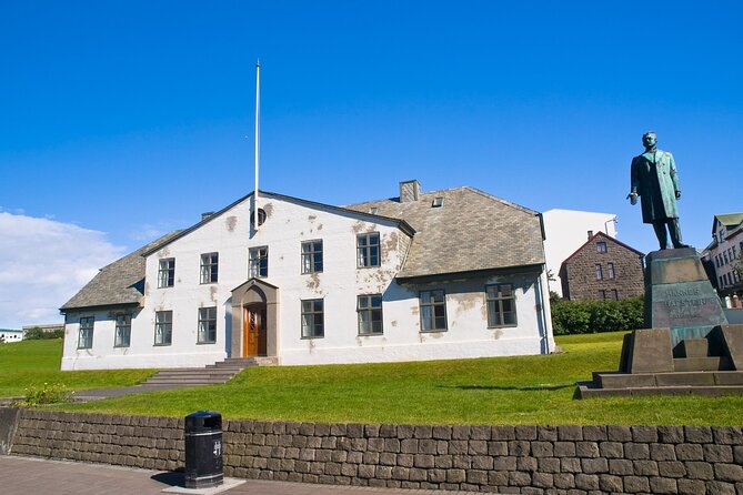 Revel in Reykjavik: Unveiling Iceland’s Charismatic Capital - Why this private Reykjavik walk works