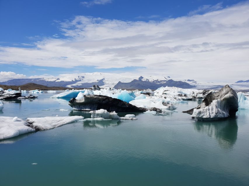 Reykjavík: 2-Day Tour with Icebergs, Glaciers & Waterfalls - Why this two-day route works so well