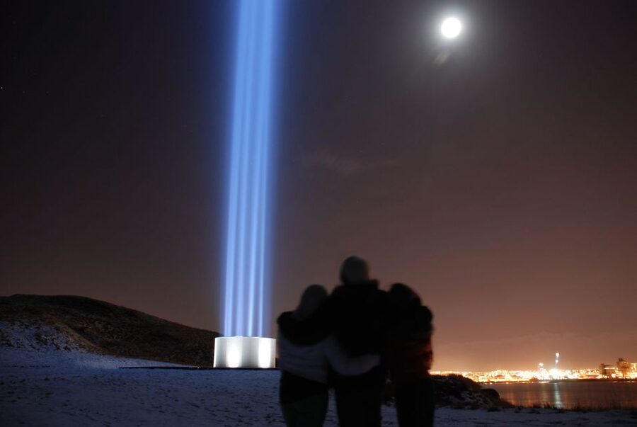 Reykjavik: 2-Hour Imagine Peace Tower Tour - From Ægisgarður 5 to Viðey in 20 minutes