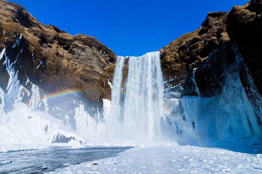 Reykjavik: 3-day South Coast and Golden Circle Experience - Day one: Thingvellir, Geysir, and Gullfoss