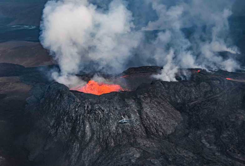 Reykjavik: 45-Minute Volcano Sightseeing Helicopter Tour - Key points at a glance