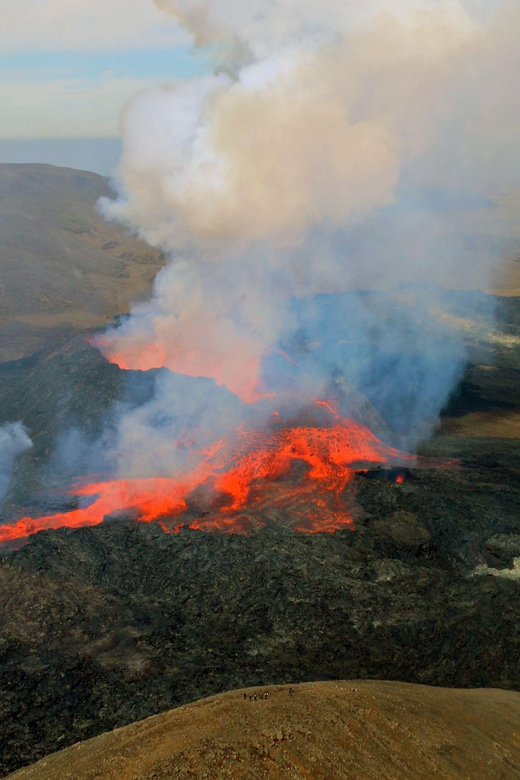 Reykjavik: 45-Minute Volcano Sightseeing Helicopter Tour - Why see Reykjanes by helicopter?