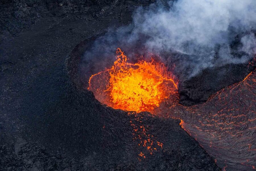Reykjavik: 45-Minute Volcano Sightseeing Helicopter Tour - Weather, safety, and the volcano question