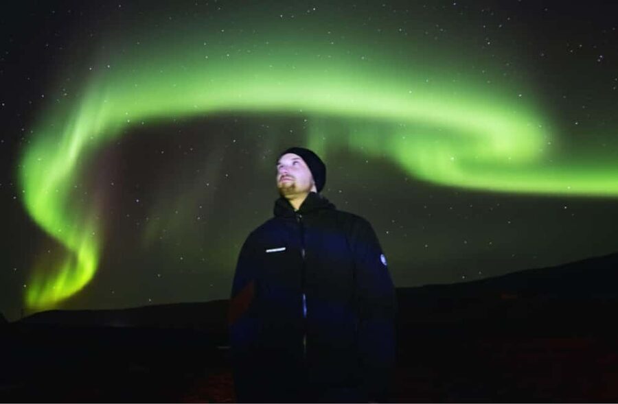 Reykjavík: 4x4 Minibus Northern Lights with Photo and Cocoa - The itinerary, from pickup to return