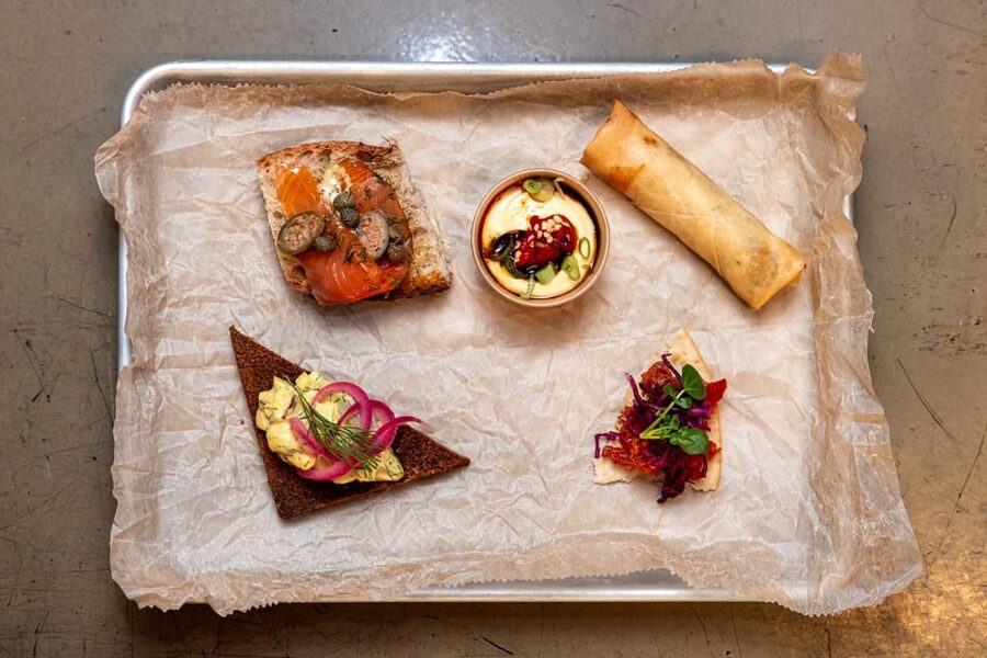 Reykjavik: Christmas Food Tour with Tastings and Drinks - Key points at a glance
