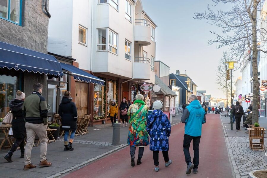 Reykjavik: Christmas Food Tour with Tastings and Drinks - Jólaöl, malt and appelsín, and warm Jólaglögg