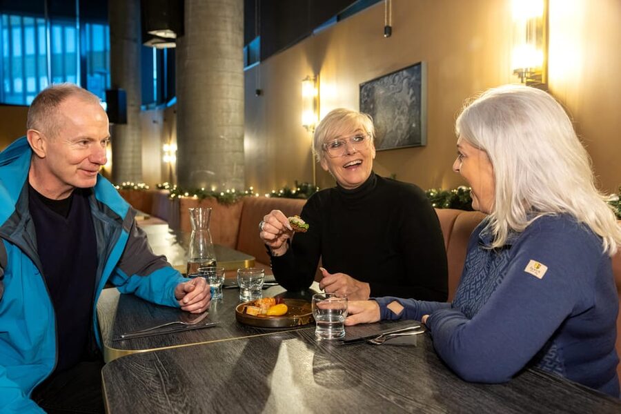 Reykjavik: Christmas Food Tour with Tastings and Drinks - Starting near Ingólfstorg Square