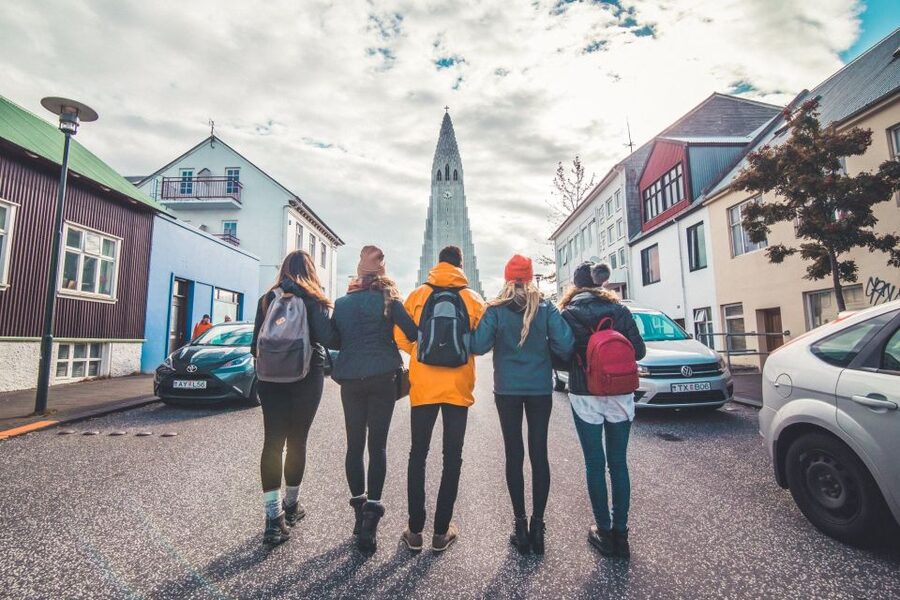 Reykjavik: Evening Icelandic Food and Drink Tour - Stop five: the evening ends with choice and conversation
