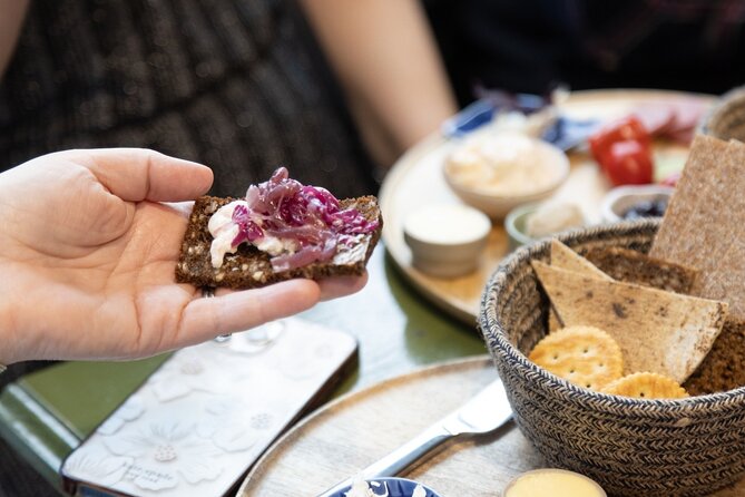 Reykjavik Food Tour - Supermarket Tour & Lunch at Microbrewery - Who should book this experience?