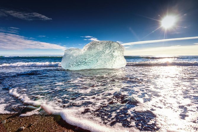 Reykjavik: Glacier Lagoon Boat Ride & South Coast Full Day Tour - Vík, food and a southern viewpoint