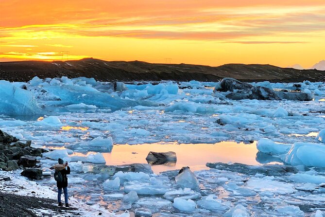 Reykjavik: Glacier Lagoon, Diamond Beach & South Coast Day Tour - The 14-hour schedule requires honest expectations