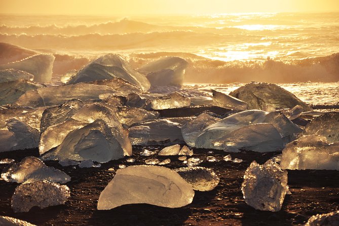 Reykjavik: Glacier Lagoon & Fjaðrárgjúfur Canyon Small-Group Tour - Why this south coast trip takes all day