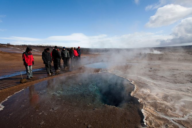 Reykjavik: Golden Circle and Northern Lights Small-Group Tour - Geysir and Strokkur, Iceland’s most reliable show