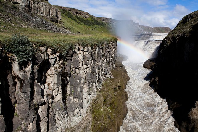 Reykjavik: Golden Circle and Northern Lights Small-Group Tour - Kerið volcanic crater, a colorful extra stop