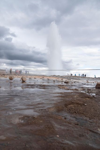 Reykjavík: Golden Circle, Blue Lagoon, and Aurora Tour - Guides, vehicles, and the pace of the day
