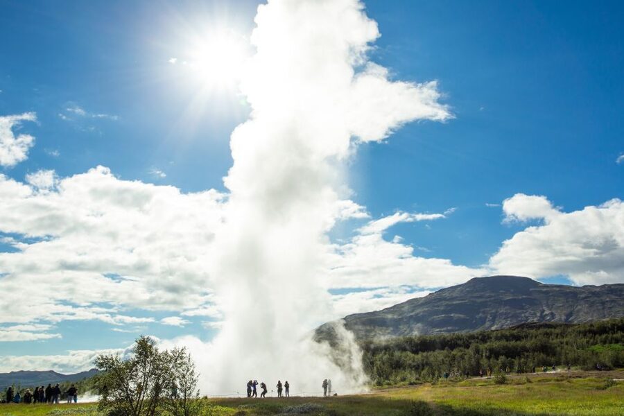 Reykjavik: Golden Circle Day Tour with optional Blue Lagoon - Adding the Blue Lagoon changes the shape of the day
