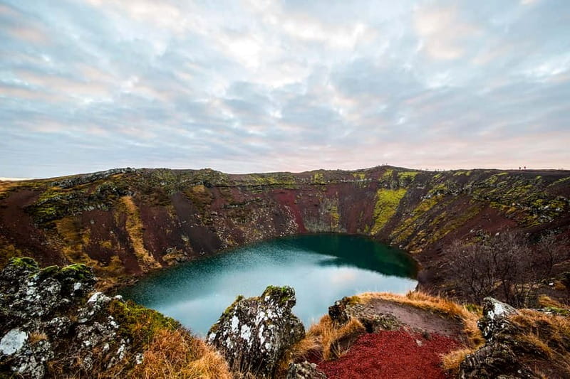 Reykjavik: Golden Circle, Fridheimar, & Sky Lagoon Day Trip - Thingvellir, Icelands meeting place between tectonic plates