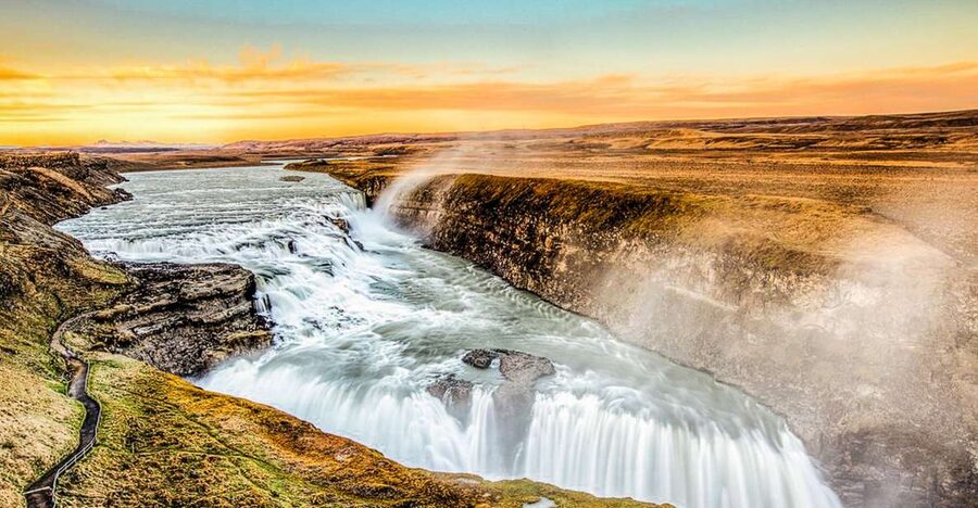 Reykjavik: Golden Circle Full-Day Tour with Kerid Crater - Kerið crater adds a splash of color