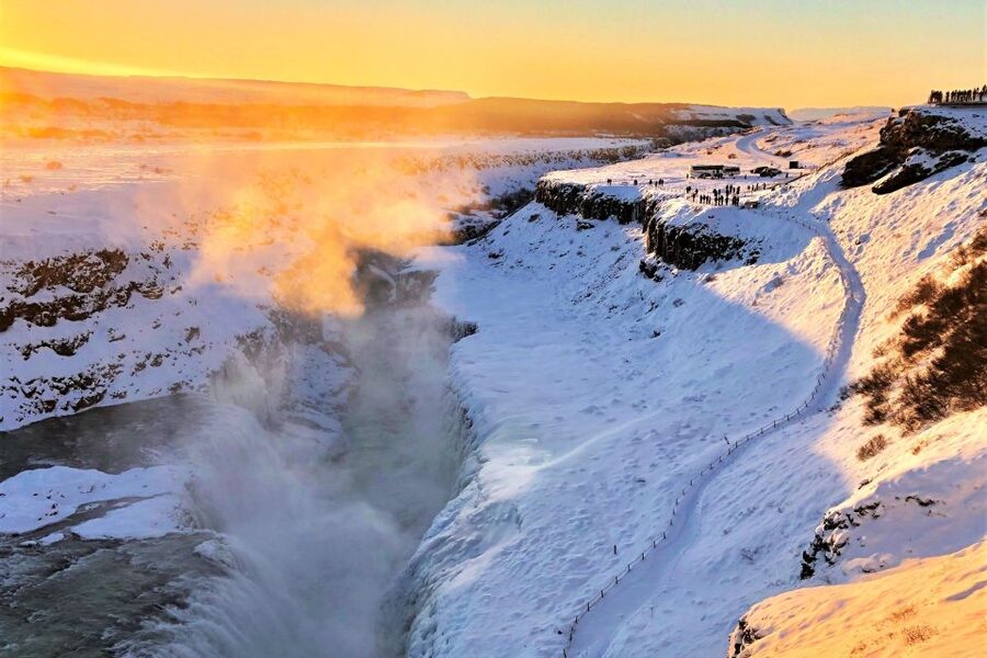 Reykjavík: Golden Circle Minibus Tour & Blue Lagoon Transfer - Thingvellir connects nature with Icelandic history
