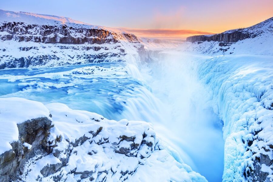 Reykjavík: Golden Circle Minibus Tour & Blue Lagoon Transfer - The guide can shape the whole experience