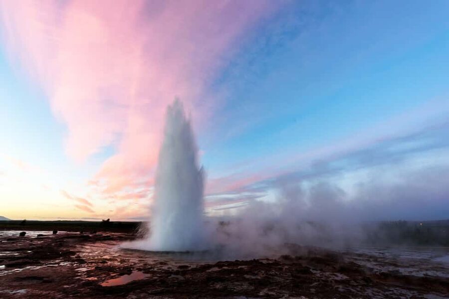 Reykjavík: Golden Circle, Secret Lagoon, & Friðheimar Tour - Pickup from Reykjavík and the ride east