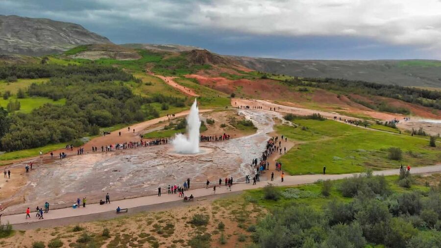 Reykjavik: Golden Circle Tour and Sky Lagoon Entry Ticket - Sky Lagoon: a calm finish with a coastal view