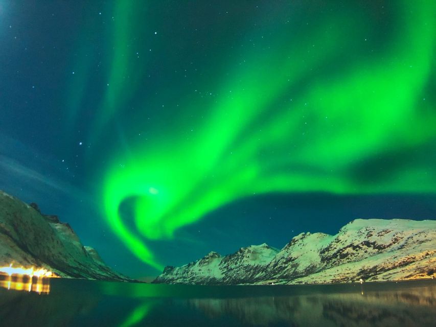 Reykjavík: Golden Circle Tour & Perlan Museum Tour - Kerið crater gives you a first volcanic stop