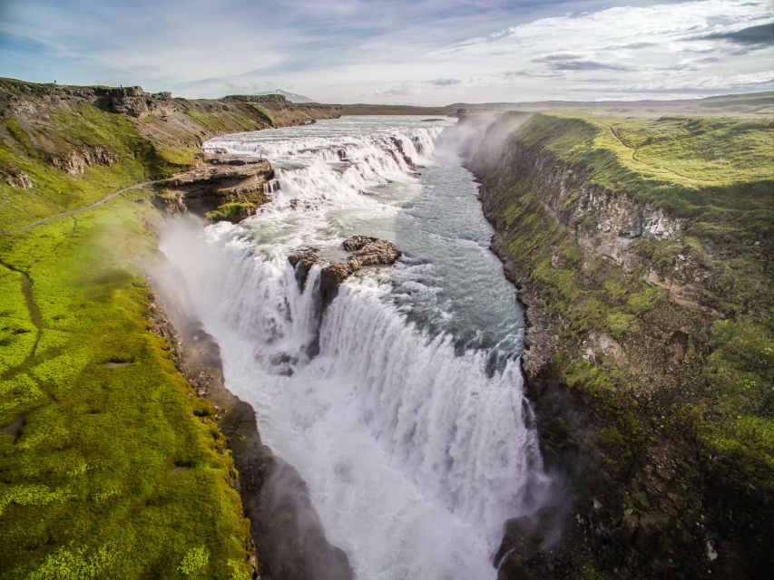 Reykjavík: Golden Circle Tour & Perlan Museum Tour - The morning pickup and ride south