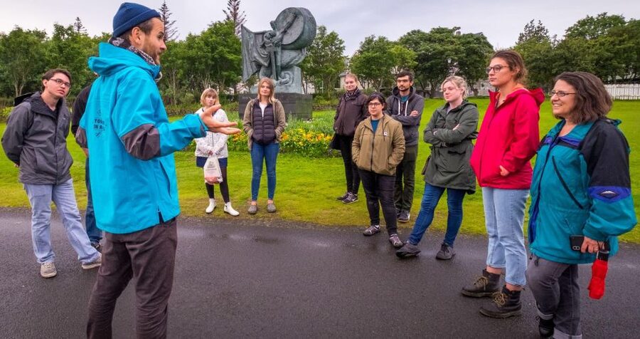 Reykjavik: Guided Folklore Walking Tour - Austurvöllur and Iceland’s unusual Christmas season
