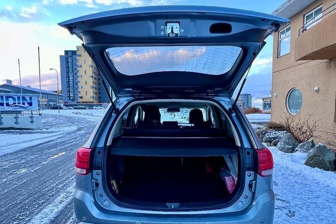 Reykjavik Iceland : Private transfer From / To KEF airport - Meeting your driver inside Keflavik Airport
