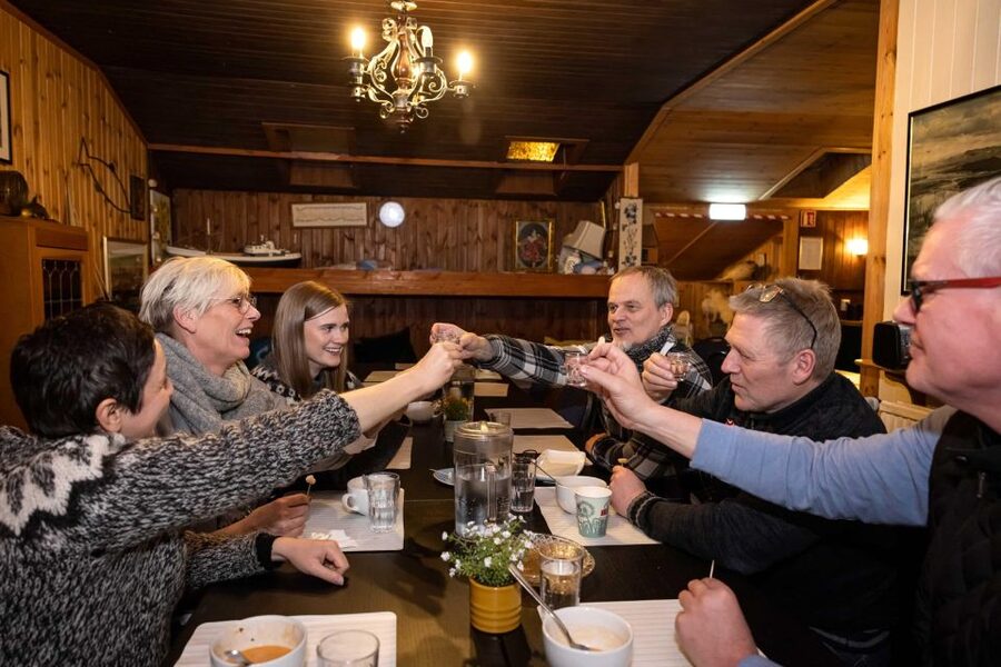 Reykjavik: Icelandic Food Tour - Meeting at Hlöllabátar in the old center