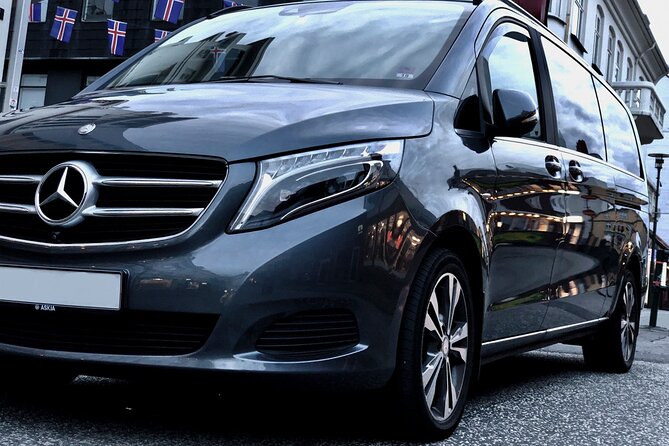 Reykjavik International Airport Private Arrival Transfer - Private transfer or shared shuttle?