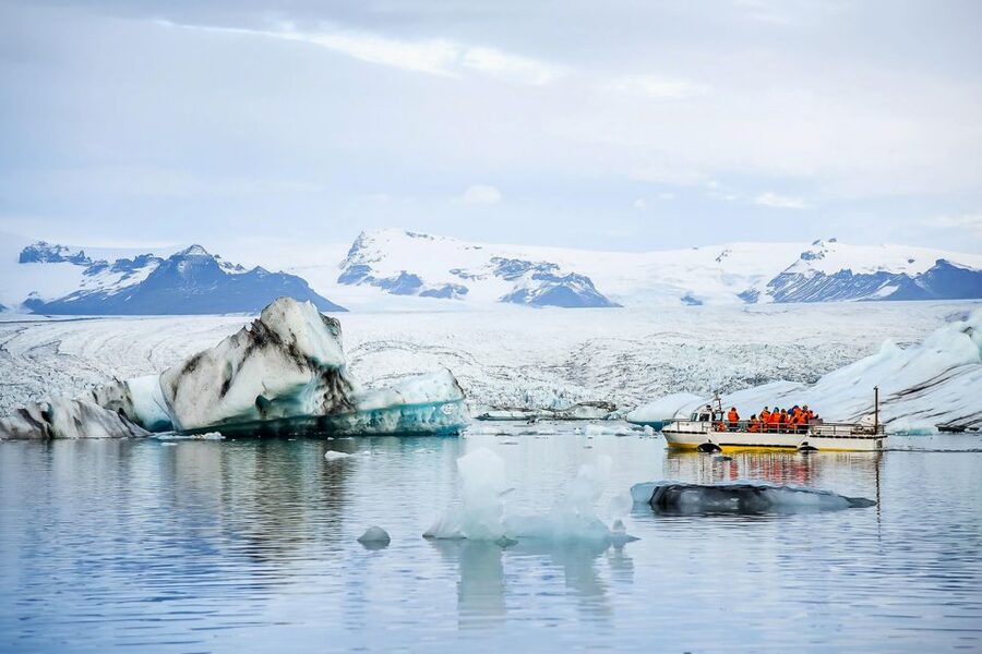 Reykjavik: Jokulsarlon Glacier Lagoon Full-Day Guided Trip - Bus comfort, timing, and weather decisions
