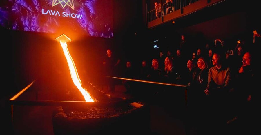 Reykjavik: LAVA SHOW - Immersive Experience Entry Ticket - The live presentation turns science into a show