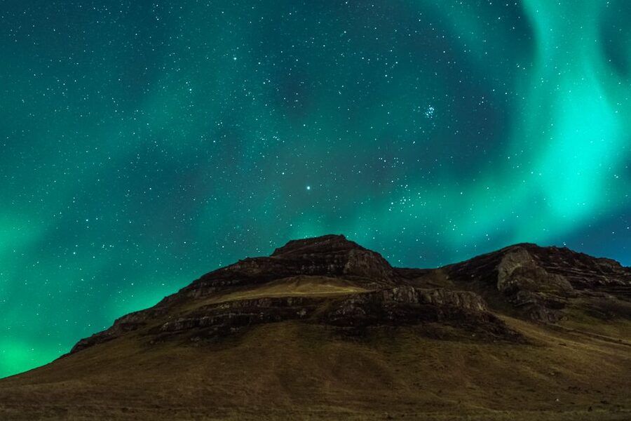 Reykjavik: Northern Lights Group Tour with Photos - The guides make the difference