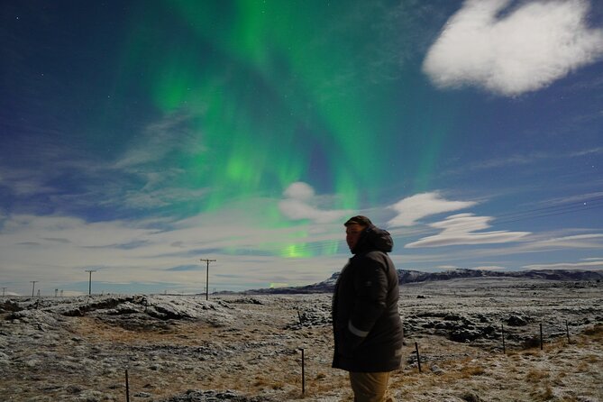 Reykjavik Northern Lights Tour with Pro Aurora Photos Small Group - The free retry policy is worth taking seriously