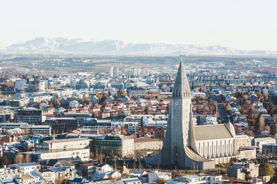 Reykjavik: Panoramic Helicopter Flight with Summit Landing - How to make the most of your 40 minutes